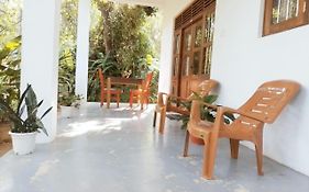Twinkle Tangalle Villa